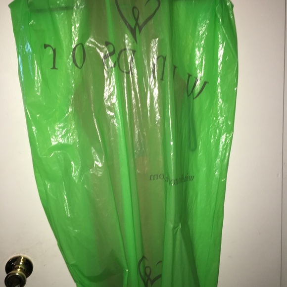 Red Dress - Picture 5 of 6